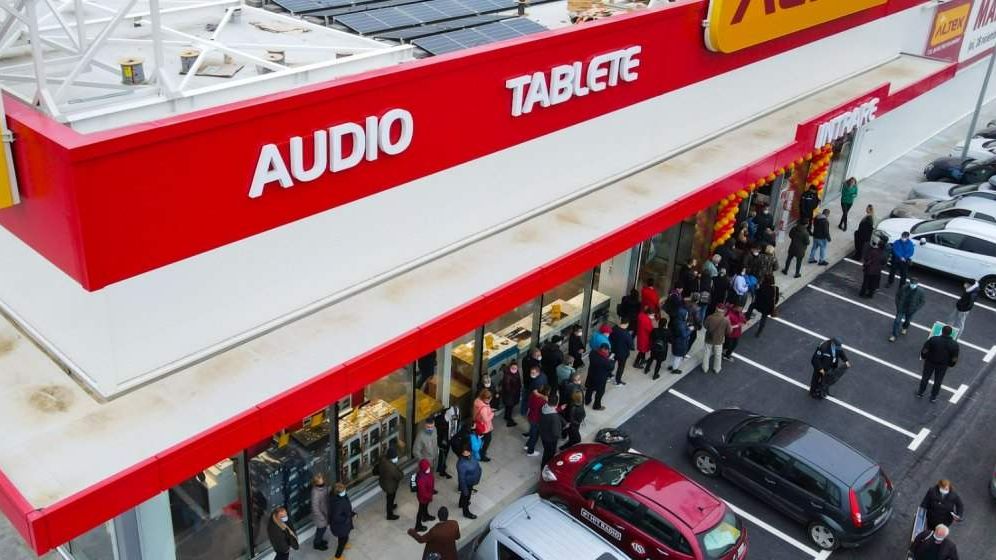 Altex dă startul primei campanii Black Friday din 2022. Reduceri la mii de produse