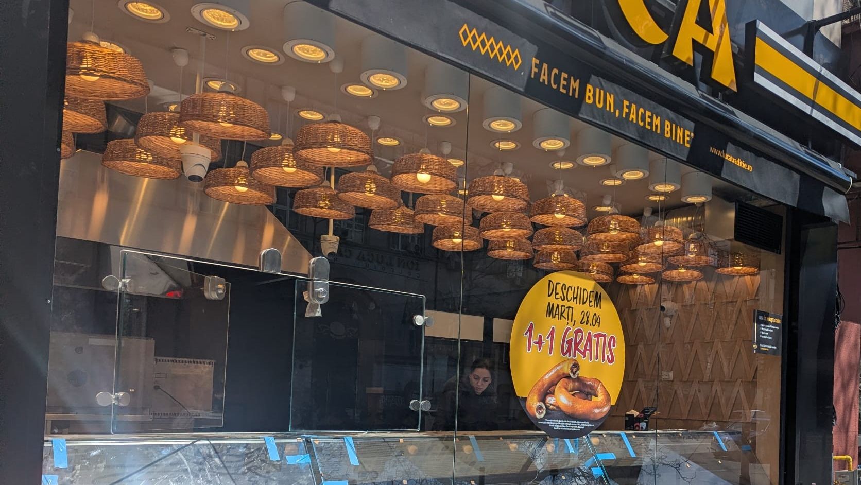Simigeria LUCA are o ofertă 1+1 gratis la una dintre noile sale locații din București
