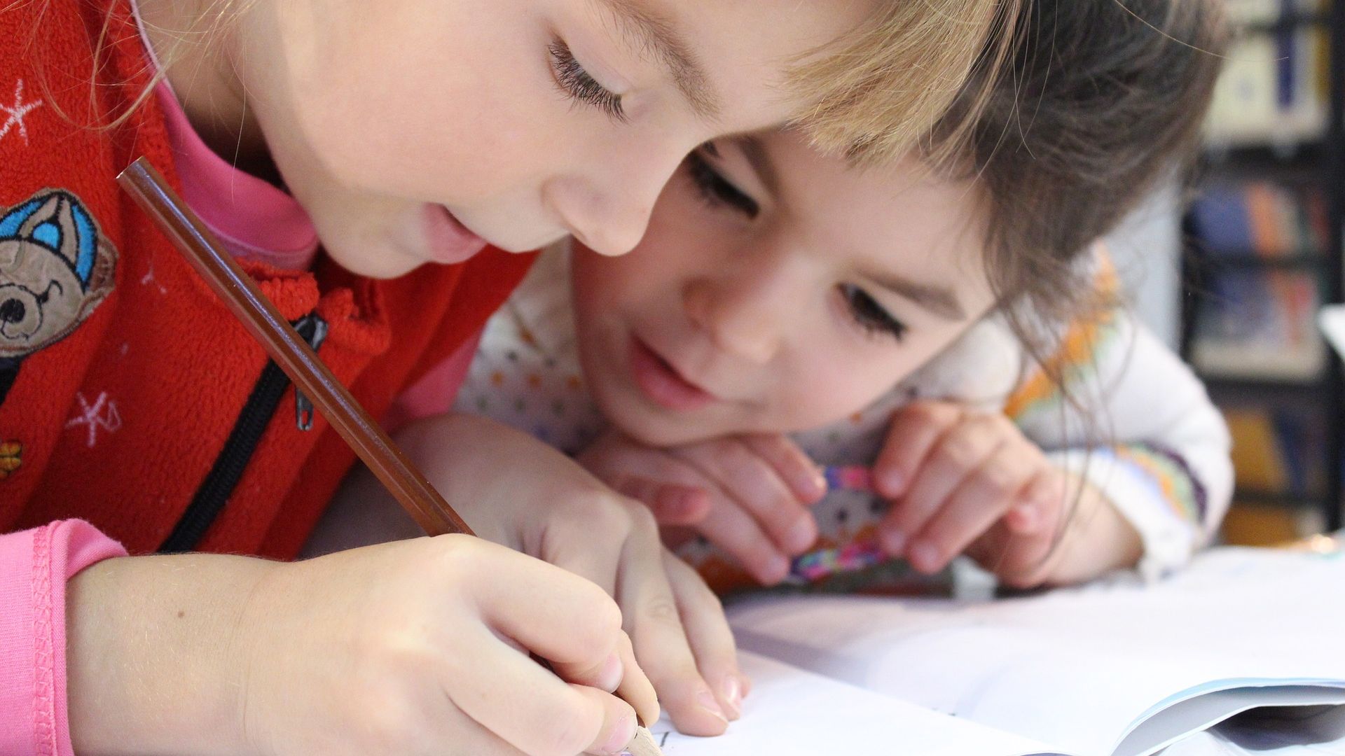 Elevii din invatamantul primar si prescolarii intra de vineri in vacanta
