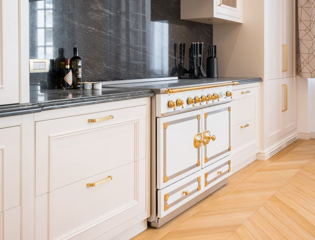 Cum arată un apartament de 2,5 milioane de euro din centrul Capitalei - Imagine 12