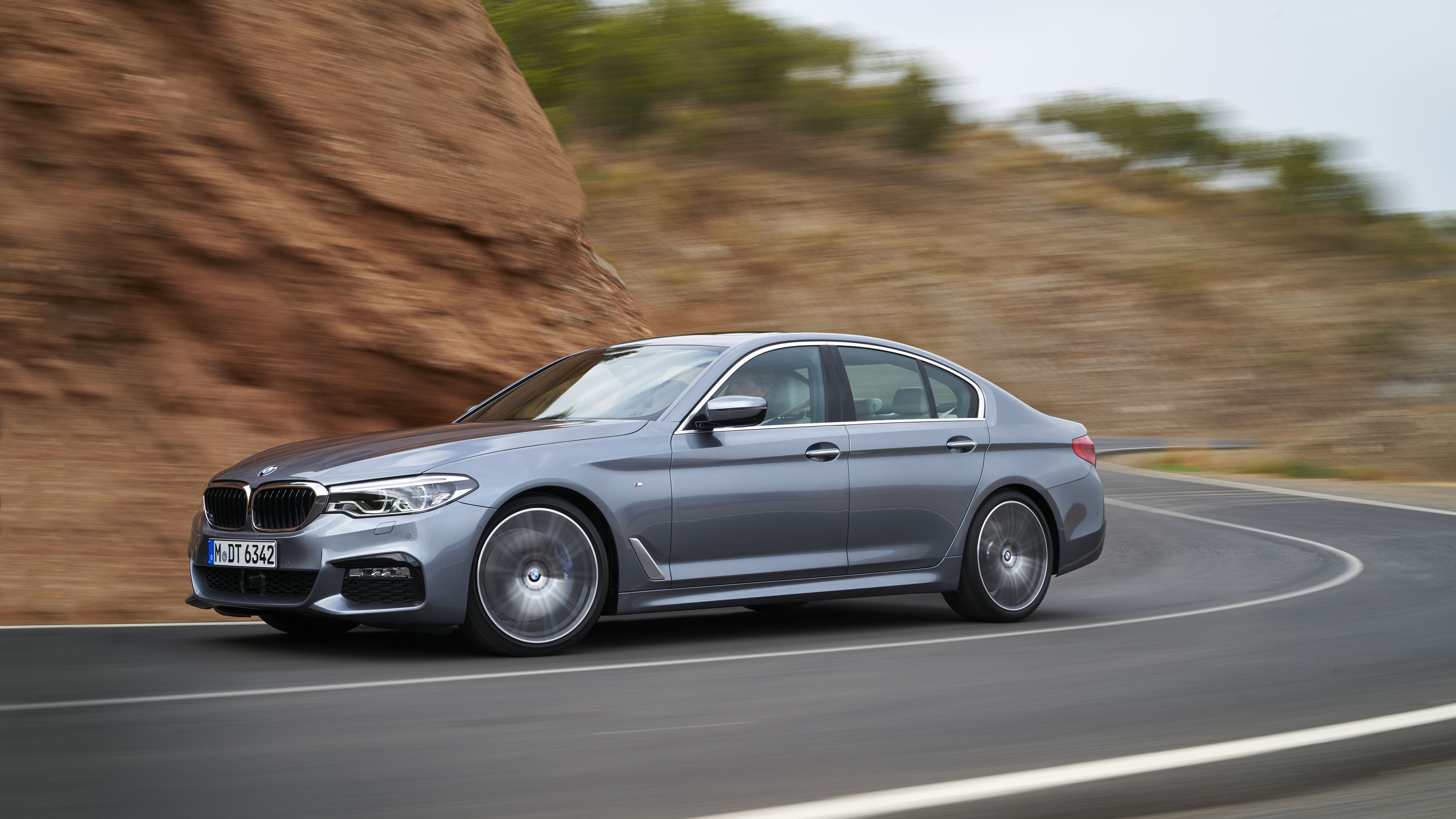 BMW Seria 5 va costa intre 49.500 si 62.280 euro cu TVA in Romania. Noul model soseste in primavara 2017