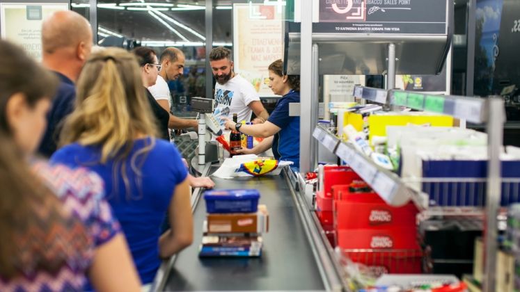 Lidl recruteaza 500 de persoane: iata cum poti prinde un job in cadrul lantului de retail