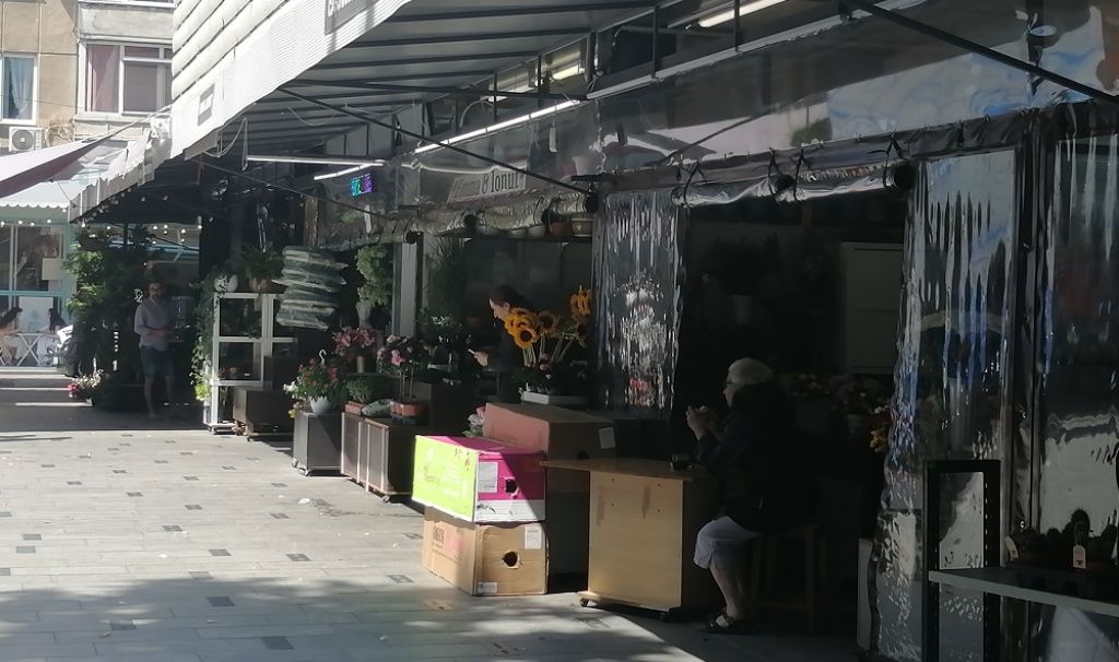 FOTO | Piața Amzei, de la mărire la decădere. Cum a ajuns un loc emblematic al comerțului bucure - Imagine 9