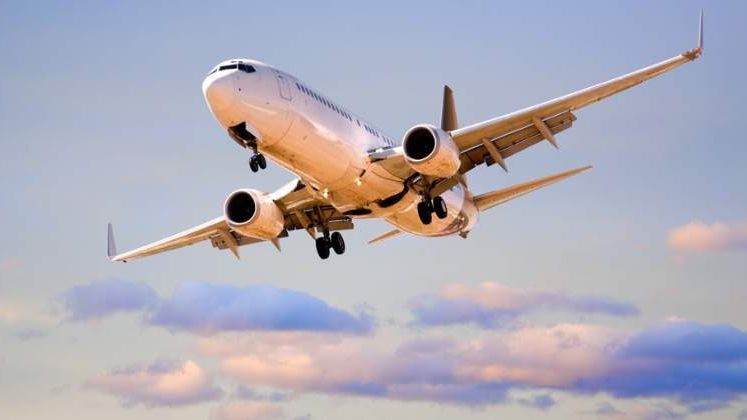 Un avion Blue Air, cu 135 de pasageri la bord, a aterizat de urgenta pe Aeroportul Henri Coanda