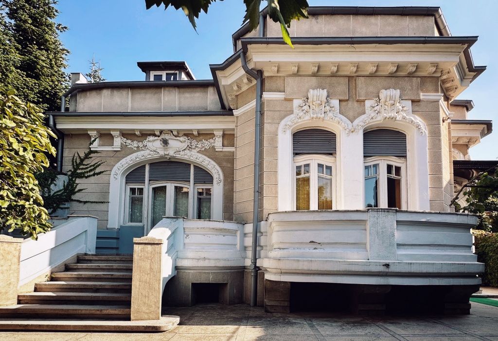 Vilă de 100 de ani, a unui fost șef din BNR, a fost scoasă la vânzare pentru 930.000 de euro - Imagine 2