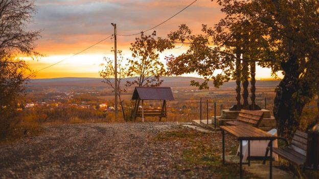 Un nou traseu turistic de 42 kilometri apare în Prahova: Drumul Stejarului va lega 14 sate