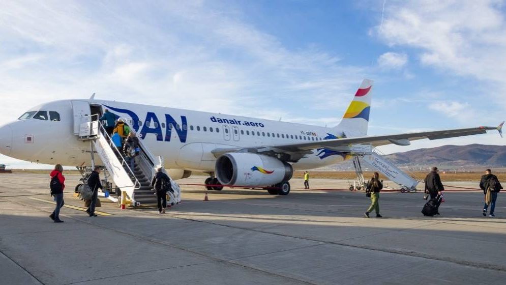 Datorie de peste un milion de lei la Aeroportul Bacău: de ce Dan Air a cerut insolvența și ce le promite turiștilor