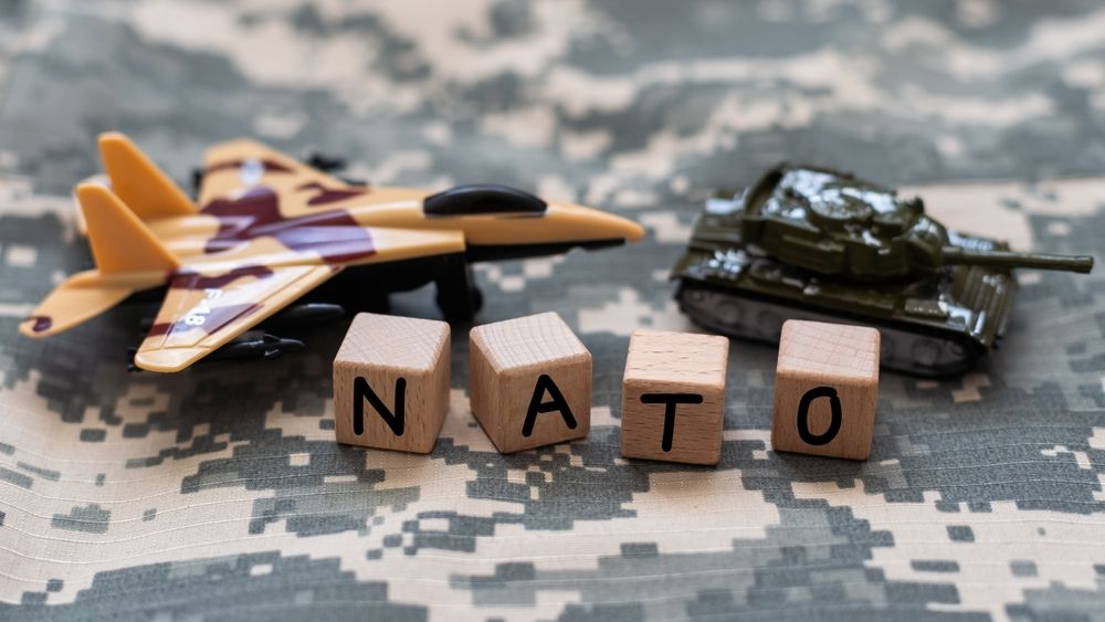 NATO vrea să aducă mai multe arme nucleare în Europa pentru a descuraja un atac al Rusiei