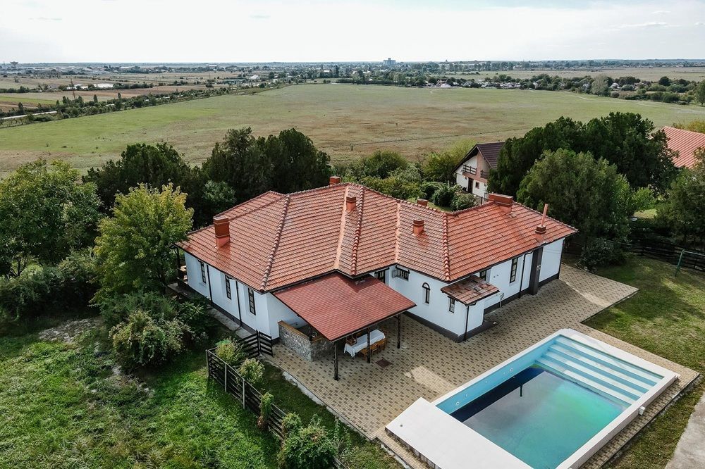 [FOTO] Conac boieresc de sec. XIX, cu piscină, la o oră de București, pentru 450.000 de euro - Poza 2