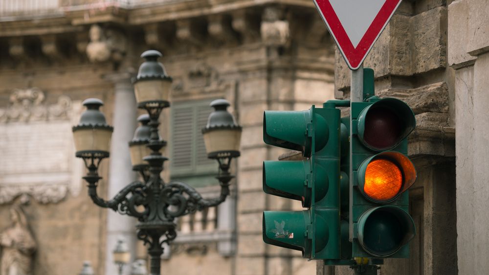 Semaforizare inteligentă în București. Care vor fi primele 92 de intersecții modernizate