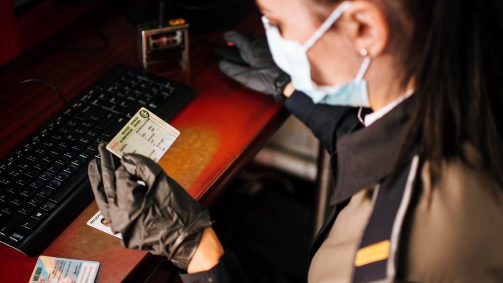 Aglomerație la vama Nădlac: românii se întorc la muncă, în străinătate