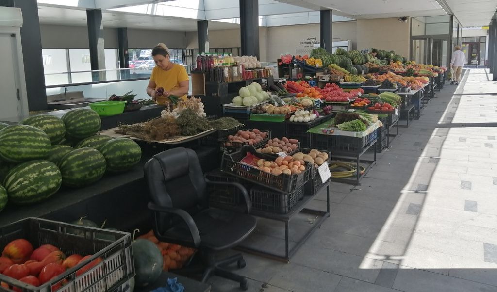 FOTO | Piața Amzei, de la mărire la decădere. Cum a ajuns un loc emblematic al comerțului bucure - Imagine 12
