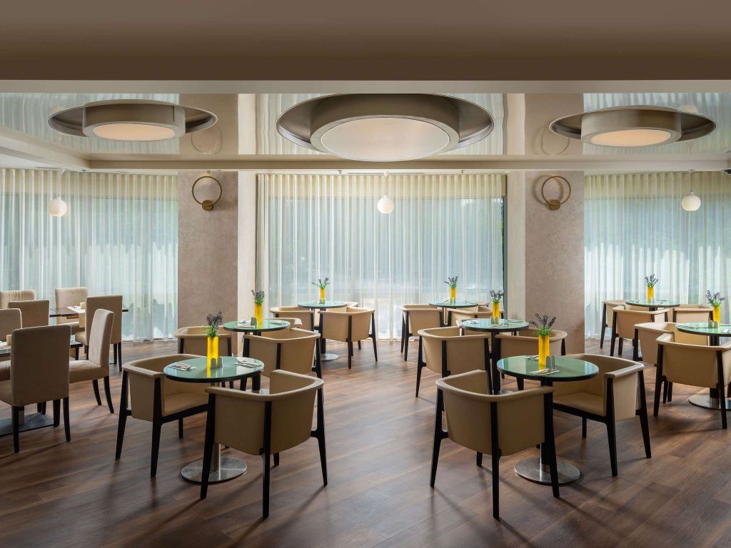 FOTO | Un nou lanț de hoteluri intră pe piața din România. A deschis primul hotel în centrul Bu - Imagine 12