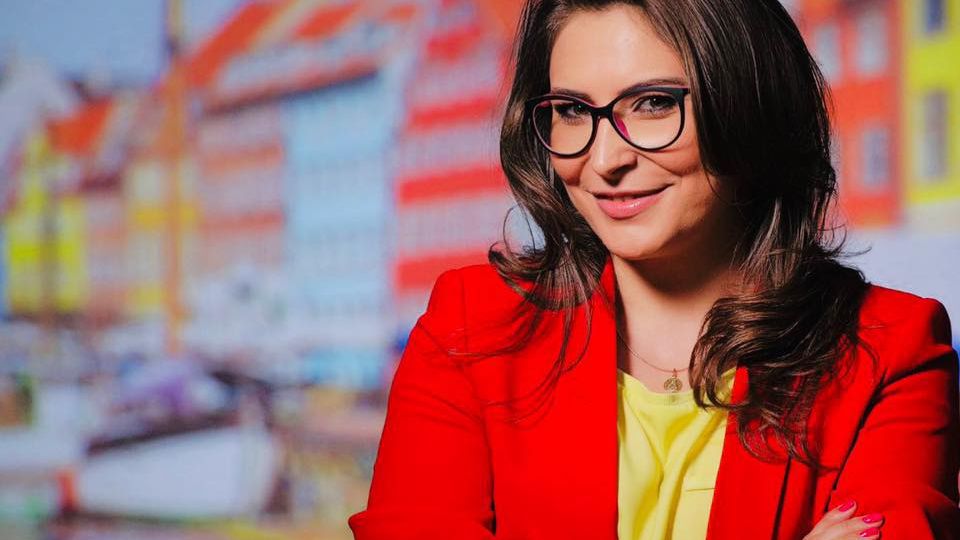 [VIDEO] Din culisele unei agenții de turism: interviu cu femeia care conduce autocare cu turiști