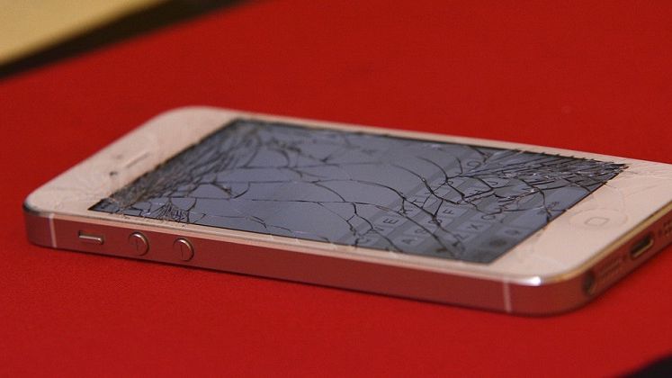 [VIDEO] Magazin Apple, vandalizat de un client nemultumit: pagube de peste 13 mii de euro