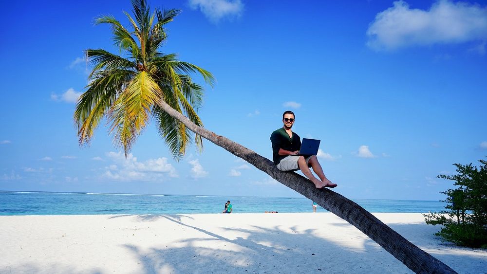 Vlad Bodea, Bento, despre mitul IT-iștilor care lucrează de pe plajă: „Puțini ajung așa. Oamenii privesc superficial IT-ul”