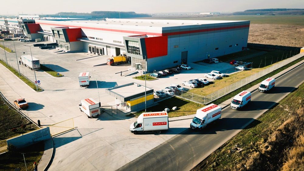 Relocarea unitaților de productie fără downtime: Logistica din spatele transferului zonelor de picking și a echipamentelor grele