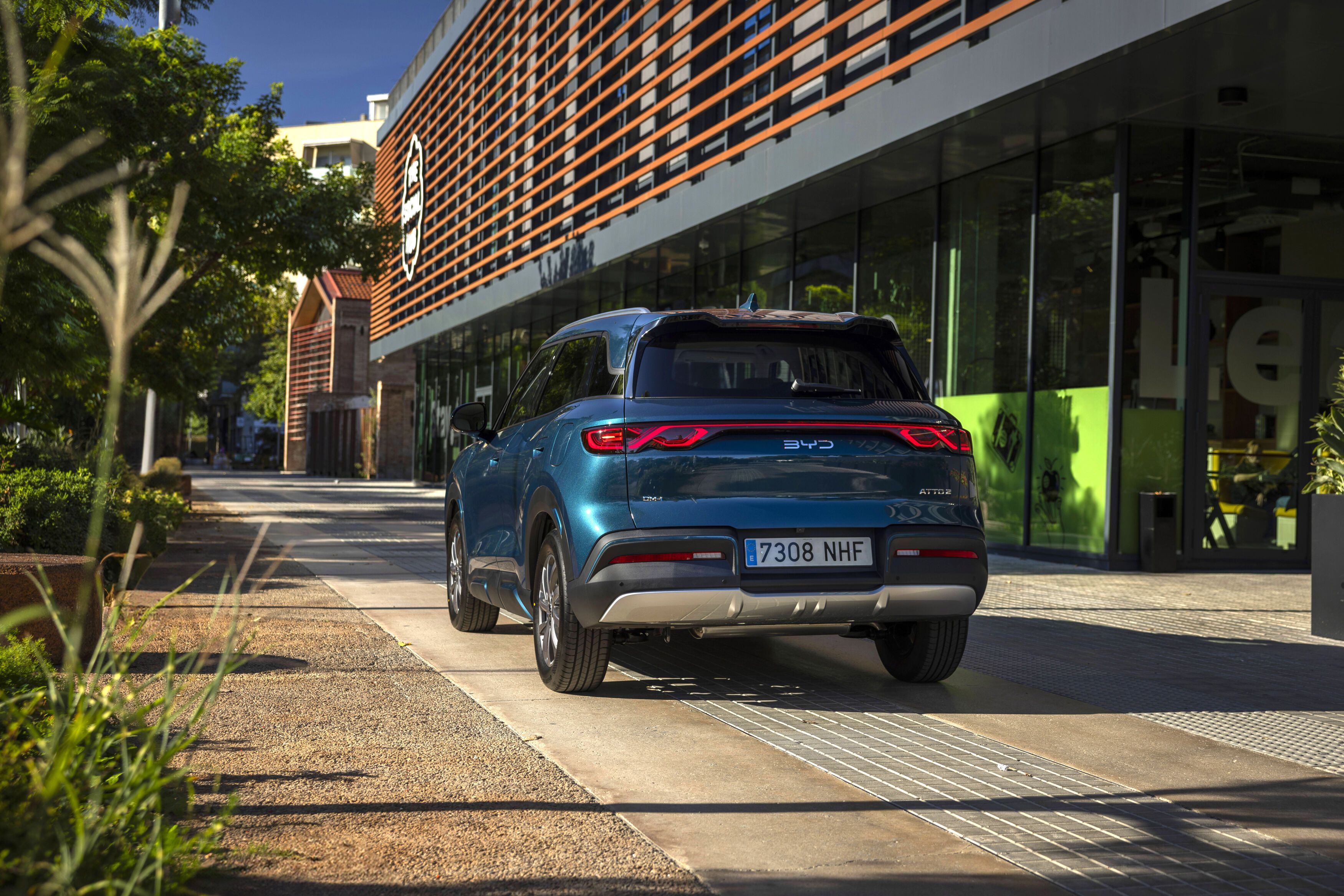 FOTO | BYD lansează Atto 2 DM-i în România, cel mai ieftin SUV hibrid plug-in de pe piață - Poza 3