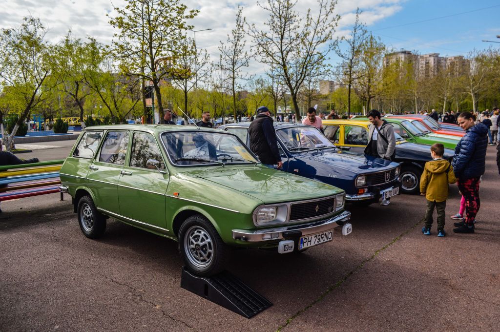 FOTO | Retroparada Primăverii: Ce am văzut la cea mai mare expoziție de mașini retro din țară - Imagine 4