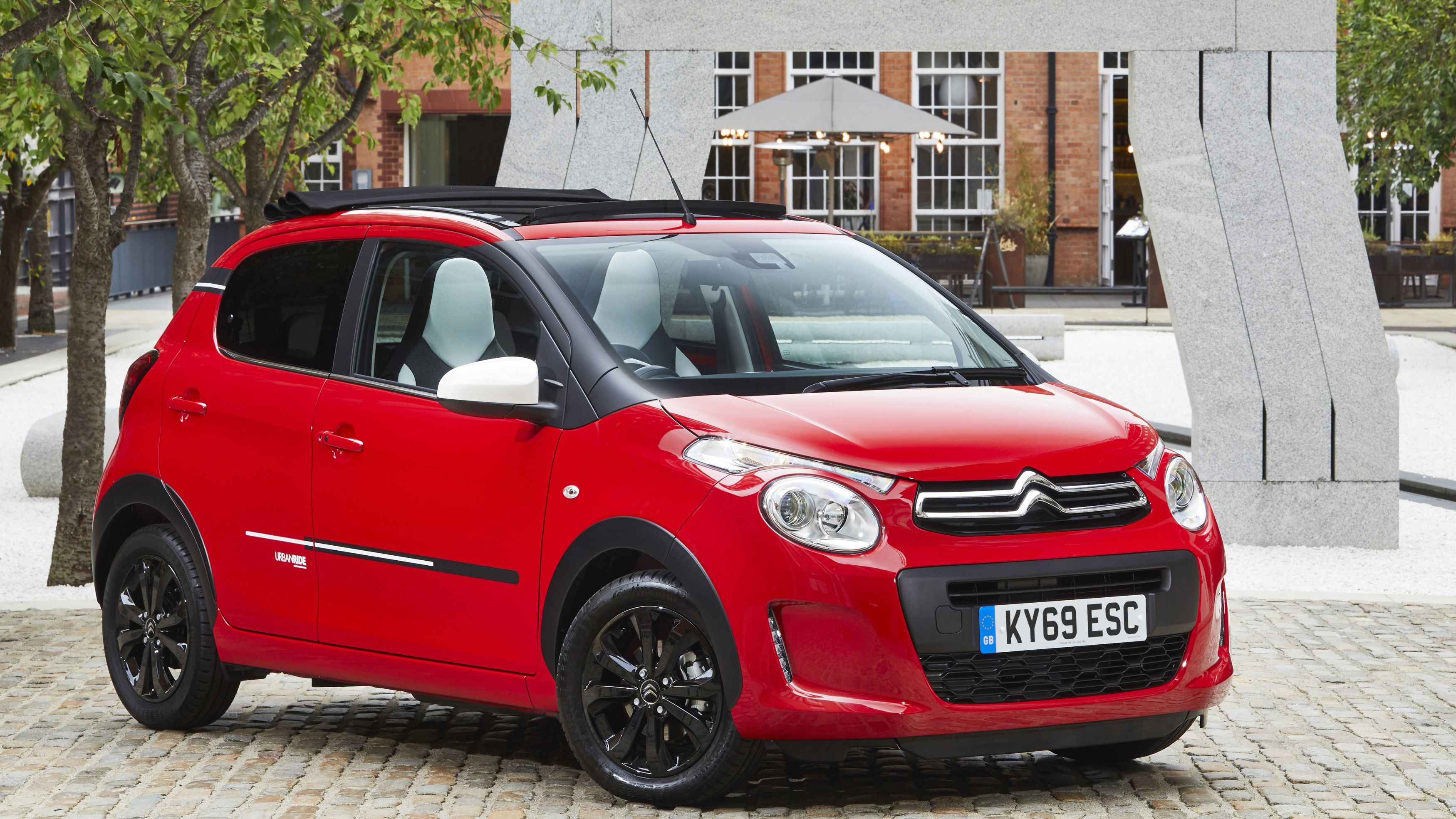 CEO-ul Citroen susține întoarcerea către mașini mai mici și mai distractive