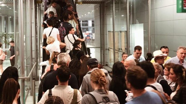 Cum a rezolvat Otopeni problema aglomeratiei de la "sosiri"