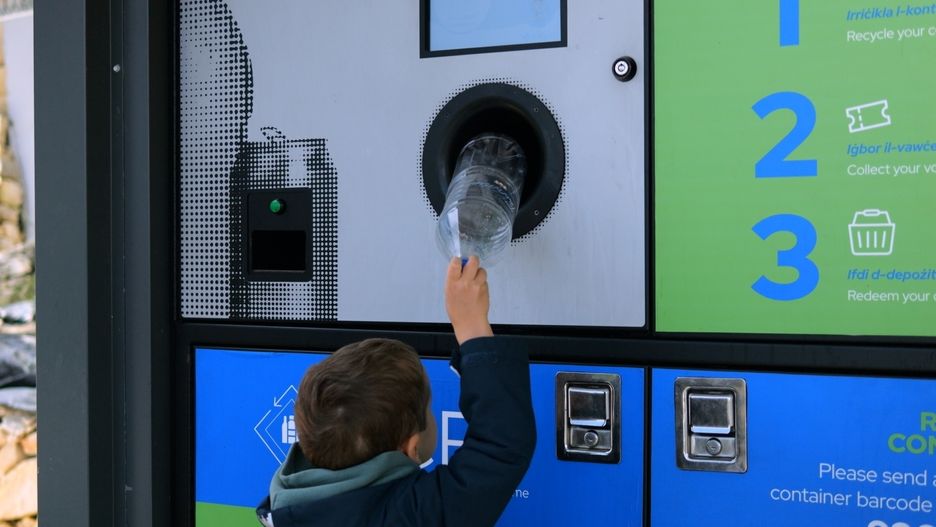 Lidl te plătește cu până la 25 de lei dacă reciclezi. Când are loc campania