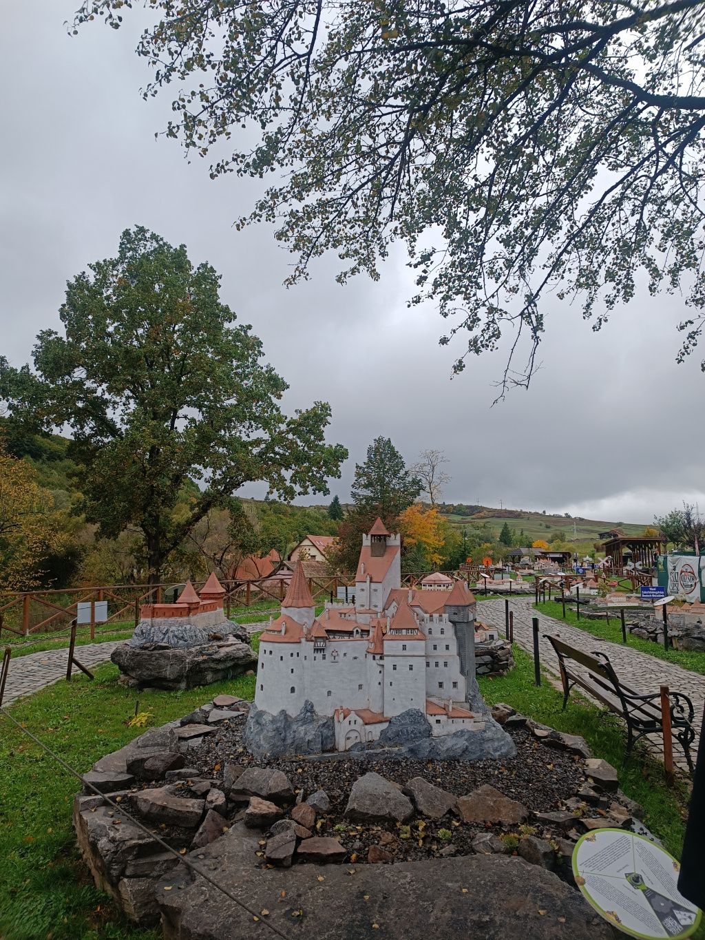 GALERIE FOTO: Parcul Mini Transilvania sau cum să faci un tur în Ardeal în mai puțin de o oră - Imagine 31