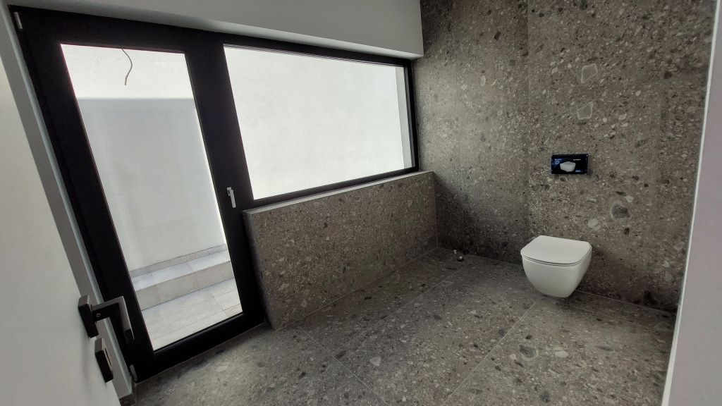 Cum arată o vilă nouă de peste jumătate de milion de euro din zona Pipera - Imagine 50