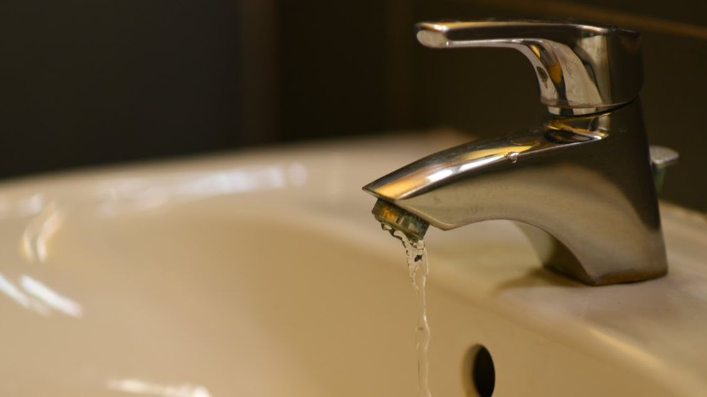 Aproape 600 de blocuri din Capitală, fără apă caldă în zilele următoare din cauza unor lucrări la infrastructură