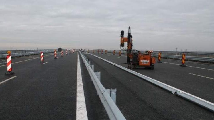 Ministrul Transporturilor: Pana la sfarsitul anului vom inaugura 90 de km de autostrada