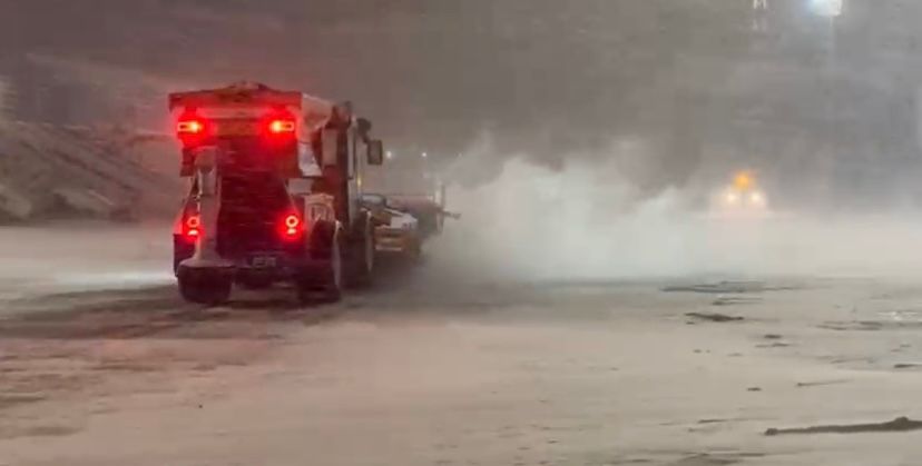 FOTO: Cum se desfășoară traficul pe aeroporturile din București în plină iarnă - Poza 5