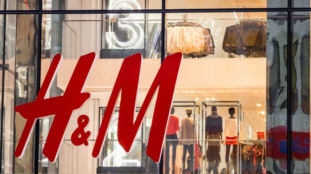 H&M a fost amendat pentru că și-a spionat angajații
