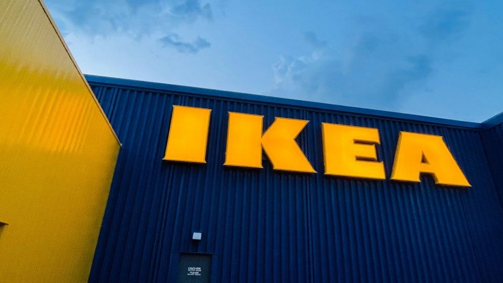 FOTO | IKEA testează „ghete robotizate” pentru angajați: oamenii merg de două ori mai repede prin depozite