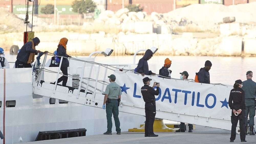 Nava Aquarius, cu peste 600 de imigranti ilegali refuzati de Italia, a ajuns in Spania, de unde vor fi transferati in Franta