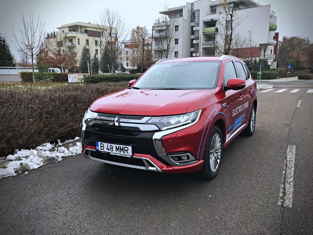 Mitsubishi Outlander PHEV - Imagine 9