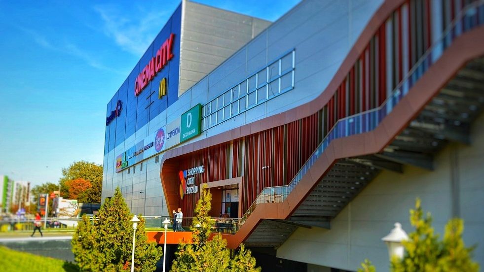 Noi magazine și restaurante la Shopping City Buzău