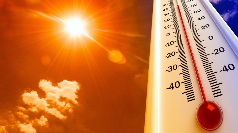 Vreme caniculară în 17 judeţe şi Bucureşti: posibile averse sâmbătă şi duminică