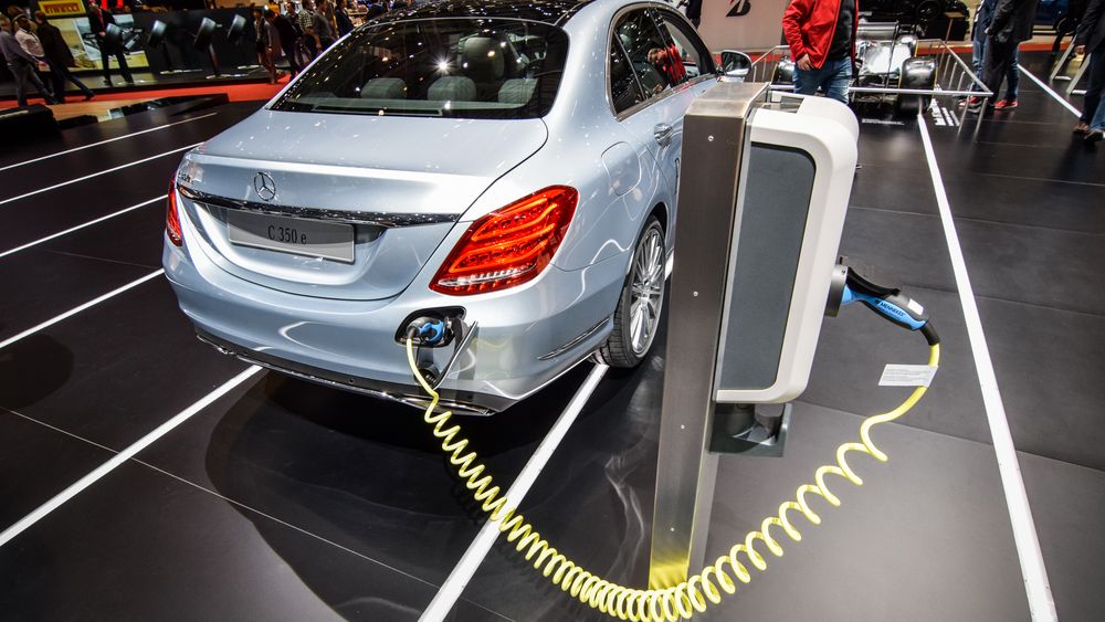 Olanda va interzice masinile diesel si pe benzina din 2030. Olandezii au inceput deja sa comande masini electrice