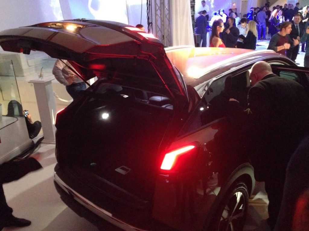 Peugeot 3008 - Imagine 16