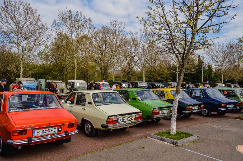 FOTO | Retroparada Primăverii: Ce am văzut la cea mai mare expoziție de mașini retro din țară - Imagine 6