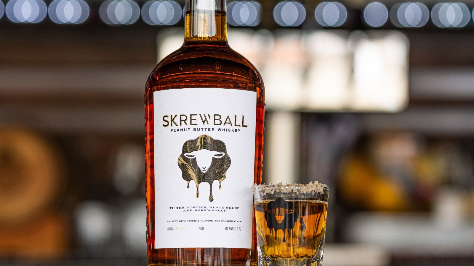 Un whiskey cu „aromă de America”: Apare o băutură cu gust de unt de arahide