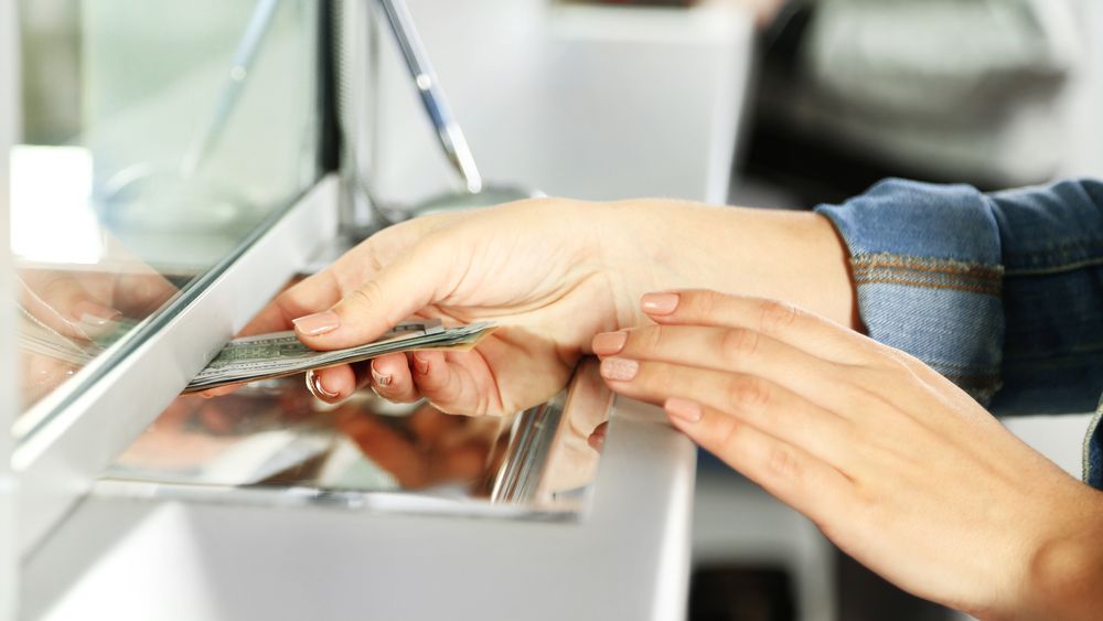 BCR lansează un credit cu dobândă fixă sub media pieței, de 5,79%: prima rată o primești cadou în cont