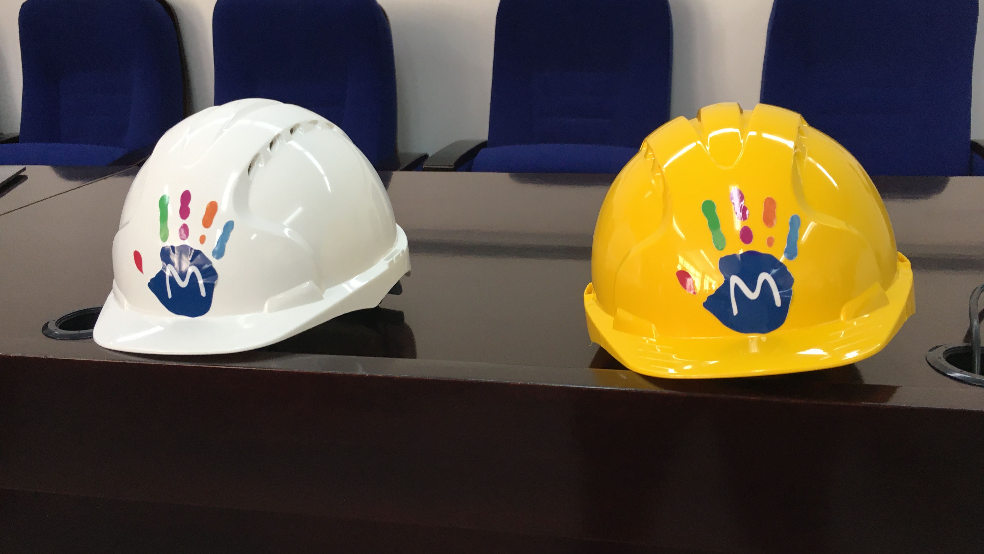 FOTO Asociatia MagiCAMP lanseaza proiectul MagicROOFS, prin care construieste case de la zero pentru familiile copiilor cu afectiuni oncologice
