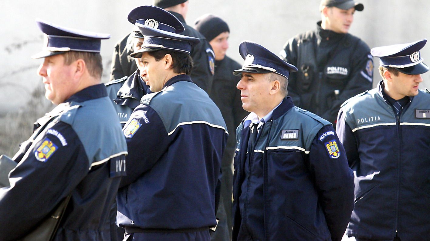 Revista presei 4 ianuarie: salariile politistilor si militarilor au crescut in prima zi din 2019