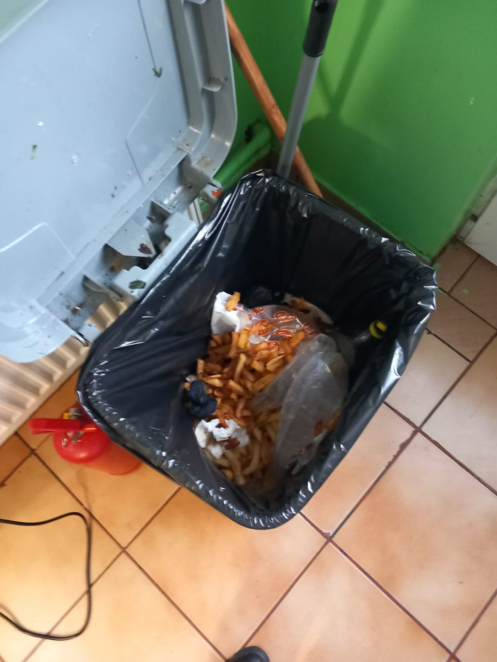 FOTO | Raid ANPC în Apaca: amenzi, restaurante închise și gândaci surprinși la masă - Imagine 8