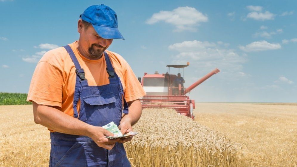 Comisia Europeană va oferi mai mulți bani în avans fermierilor români