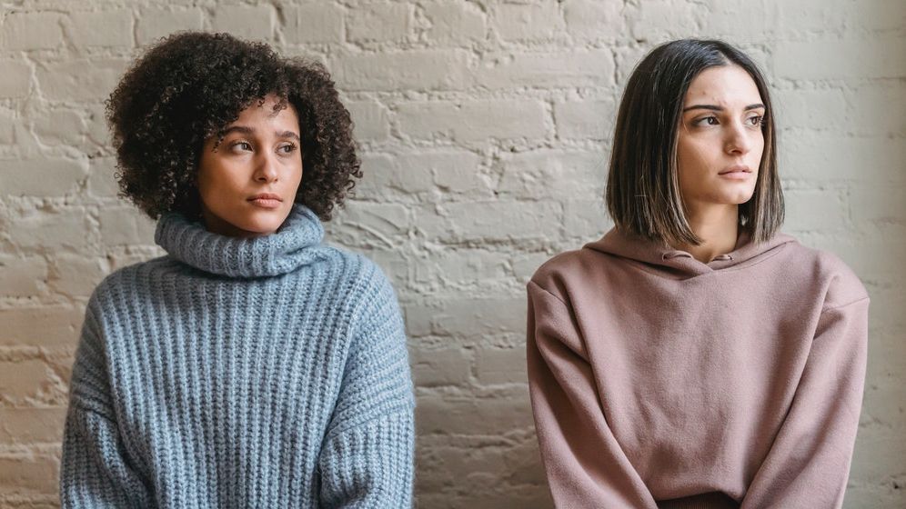 Tinerii din România trăiesc de la un salariu la altul. Nu au bani să-și întemeieze o familie sau să-și cumpere o locuință