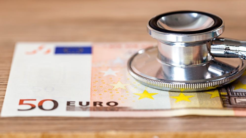 CASS vs. asigurare de sanatate privata: cum platesti de doua ori acelasi lucru