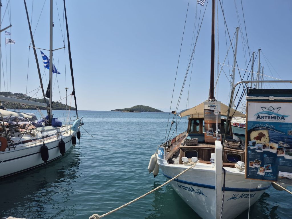 Cât costă o vacanță în Skiathos în 2025: insula cu apă turcoaz, gyros, pisici și muzica Abba - Imagine 7
