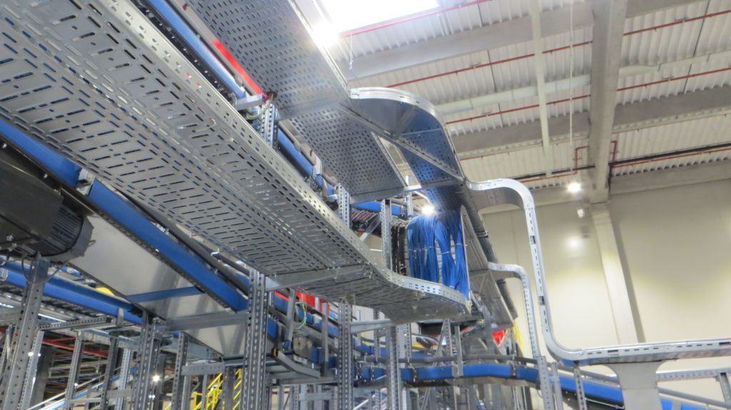 GALERIE FOTO | Cum arată depozitul robotizat al eMAG. Banda de transport are 10 kilometri - Imagine 21